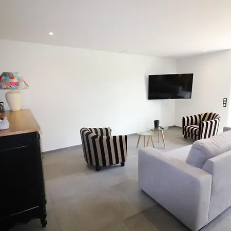 Tatil Evi Maison De Caractere Avec Piscine Au Calme, Proche D'aurillac, Ideale Pour Vacances Et Activites En Plein Air - Fr-1-742-299 Jussac