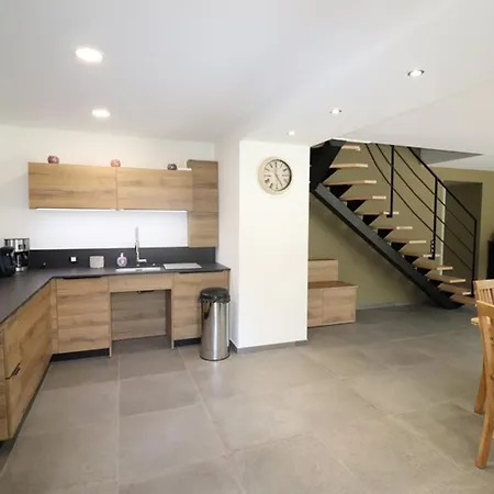 Maison De Caractere Avec Piscine Au Calme, Proche D'aurillac, Ideale Pour Vacances Et Activites En Plein Air - Fr-1-742-299 Tatil Evi Jussac