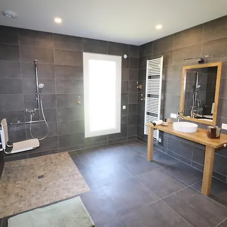 Tatil Evi Maison De Caractere Avec Piscine Au Calme, Proche D'aurillac, Ideale Pour Vacances Et Activites En Plein Air - Fr-1-742-299