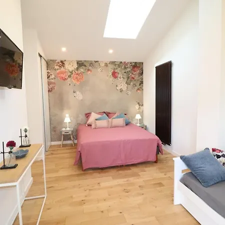 Tatil Evi Maison De Caractere Avec Piscine Au Calme, Proche D'aurillac, Ideale Pour Vacances Et Activites En Plein Air - Fr-1-742-299