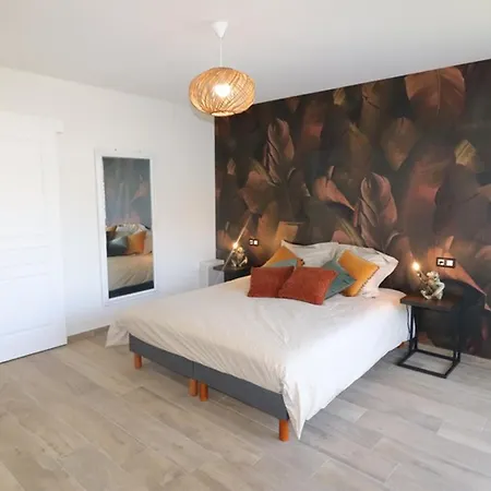 Maison De Caractere Avec Piscine Au Calme, Proche D'aurillac, Ideale Pour Vacances Et Activites En Plein Air - Fr-1-742-299 Tatil Evi