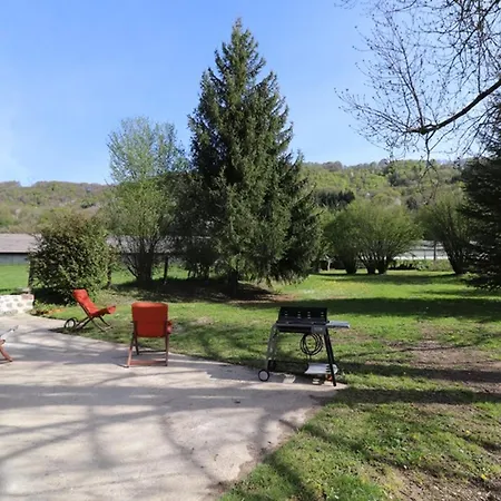 Maison De Caractere Avec Piscine Au Calme, Proche D'aurillac, Ideale Pour Vacances Et Activites En Plein Air - Fr-1-742-299 Tatil Evi *